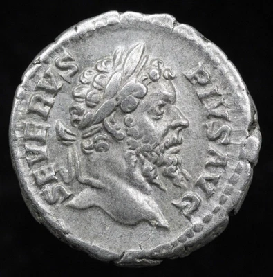 Septimio Severo AR Denario Severo sacrificando sobre altar Roma como nuevo 207 dC Foto 1 de 4