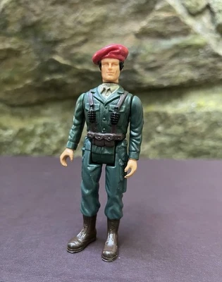 "Figura de acción vintage 1982 Porto Play militar una boina roja soldado 3,75""" Foto 1 de 2