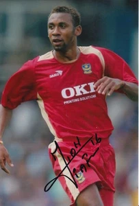 PORTSMOUTH HAND SIGNED JHON VIAFARA 6X4 PHOTO. - Picture 1 of 1