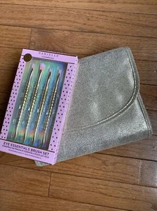 Kestrel makeup travel bag and Danielle eye brush set ; lot of 2 - Picture 1 of 12