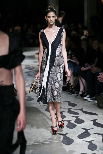 Abito Prada Primavera 2009 Stampa Pelle di Serpente Rugosa Scollo V Senza Maniche Colonna 38 IT