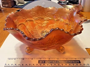 Fenton - Hirsch & Stechpalme Ringelblume Farbe Karneval Glas geriffelt/fuß runde Schale - neuwertig - Bild 1 von 8