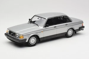 155171408 Volvo 240 GL Sedan Silver Minichamps 1/18 - Imagen 1 de 6