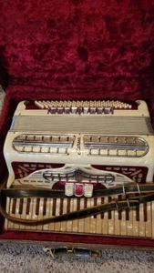 Larenti Accordian Vintage Made In Italy Custom Built with Case - Picture 1 of 13