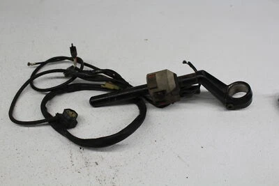 1984 HONDA INTERCEPTOR 1000 VF1000F ЛЕВЫЙ ЗАЖИМ НА РУЛЕ С ПЕРЕКЛЮЧАТЕЛЯМИ - Изображение 1 из 4