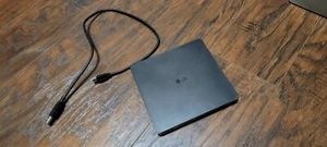LG Ultra Slim Portable DVD Writer GP63EX70 w/cable - TESTED - Afbeelding 1 van 2