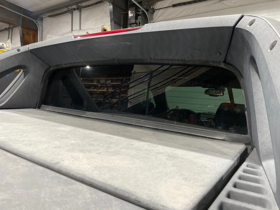 02-13 AVALANCHE1500 Back Glass/Window privacy tint (opt AJ1) Foto 1 de 1