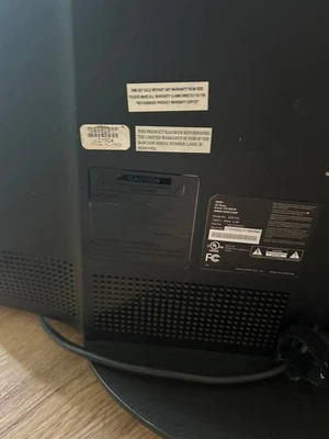 Vizio E261VA 26” Razor Edge Lit LED LCD HDTV 720p HDMI AUX - Image 1 of 4