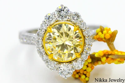 Anillo de compromiso amarillo de lujo redondo de diamantes naturales de 2,95 CTW de oro blanco de 18 quilates GIA Foto 1 de 4