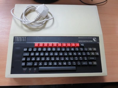 Acorn BBC Micro 32k Computer Model B Excellent Condition - Image 1 of 4