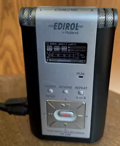 ROLAND Edirol R-09 24 bit Wave MP3 Recorder Digital Audio - Picture 1 of 7