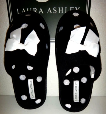Zapatillas LAURA ASHLEY Lunares Negras S(5-6), M(6.5-7.5), L(8-9), XL(9.5-10.5) Foto 1 de 4