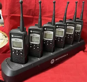 6 Motorola DTR650 Dtr 650 Digital 2 Way Radios 900MHz Talkie With Charger - Picture 1 of 1