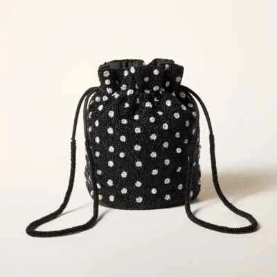 Bolso cubo Kate Spade X Target blanco y negro con cuentas a lunares con cordón Foto 1 de 4