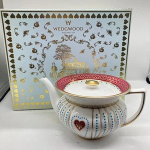 WEDGWOOD Queen of Hearts Teapot 450ml from Japan Rare - Picture 1 of 11