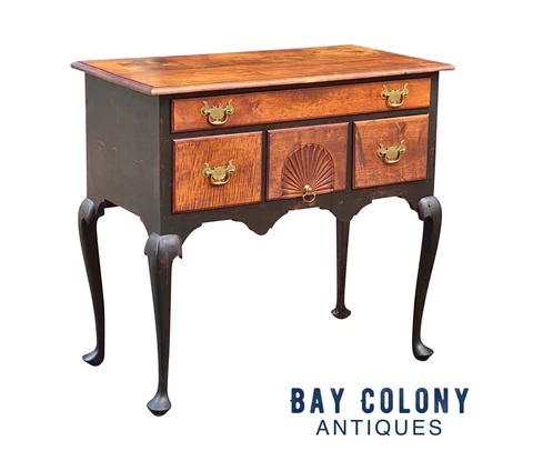 20TH C QUEEN ANNE ANTIQUE STYLE FAN CARVED NEW ENGLAND LOWBOY / DRESSING TABLE Cover