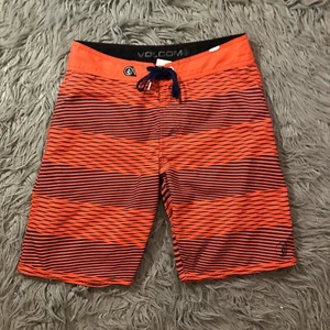Volcom Board Short Swim Trunks 38th Double Weaver Red Black Striped Sz 32 - Picture 1 of 9