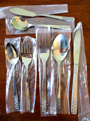 VTG NOS 50pc CUSTOMCRAFT CUS3 Fleur de Lis Service for 8 PLUS Stainless Flatware - Image 1 of 4