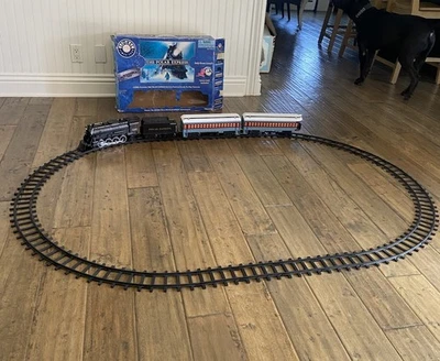 Lionel The Polar Express Battery Powered Ready-To-Play Train Set 7-11803 No Bell - Image 1 of 4