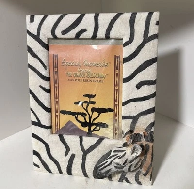 3D Zebra Picture Frame Holds 3-1/2" X 5" Photo Black/White. - Image 1 of 4