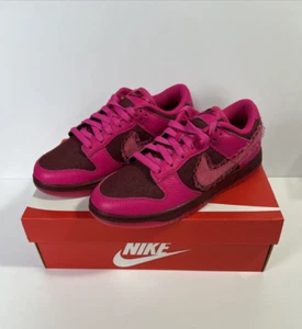 Nike Damen Dunk Valentines Day 2022 Größe 8,5 Low DQ9324-600 - Bild 1 von 18