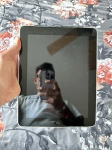 Apple iPad 1st Gen. 32GB, Wi-Fi + Cellular (Unlocked), 9.7in - Black - Afbeelding 1 van 5