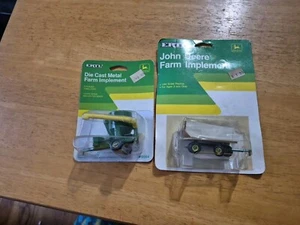 2 New On Card 1/64 ERTL JOHN DEERE 5554 Mixer Mill & 5555 Trailer - Picture 1 of 5