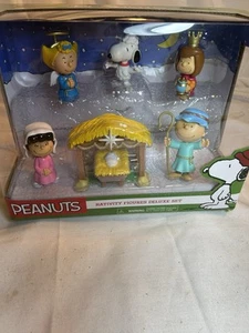 Peanuts Krippenfiguren Deluxe Set Charlie Brown Snoopy Neu in Verpackung - Bild 1 von 10