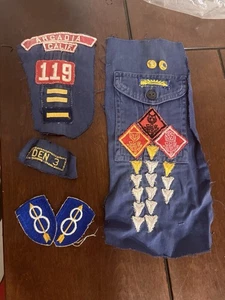 LOT of Boy Scout Cub Scout Patches Badges and Pins * - Picture 1 of 4