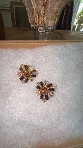 Stunning Vtg 50’s Amber Color & Iridescent Rhinestone Clip Earrings - Picture 1 of 7