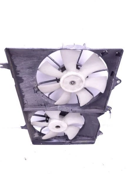 Conjunto de ventilador de motor de ventilador de radiador detrás del radiador 03 Cadillac CTS 25708388 Foto 1 de 4