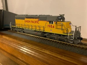 B.L.I. #6795 Union Pacific EMD SD40-2 Diesel Loco #1984 w/DCC & Par.4 Sound 1/87 - Picture 1 of 6