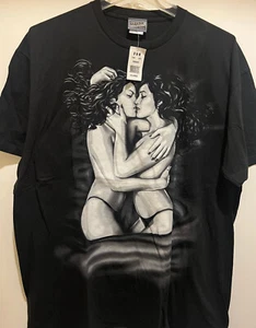 Kissing Girls Men's T-shirt - Black Color Men's T-Shirt - New - Picture 1 of 4