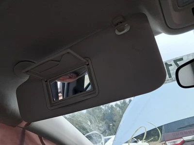 Used Left Sun Visor fits: 2018 Chevrolet Cruze w/o illuminated Left Grade A - Изображение 1 из 4