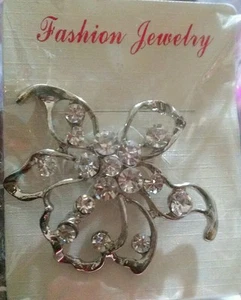 Silver flower brooch - Picture 1 of 1