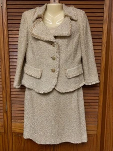 ST. JOHN 8 / 10 WOMENS SPARKLING GOLD SHIMMER BOUCLE KNIT 2-PIECE SKIRT SUIT NEW - Picture 1 of 13