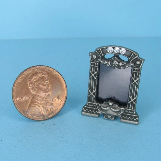 Dollhouse Miniature Pewter Table Top Picture Frame IM65776 - Изображение 1 из 1