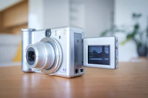 READ! Canon PowerShot A80 Digital Camera 4MP 512MB Memory Card READ! - Picture 1 of 24