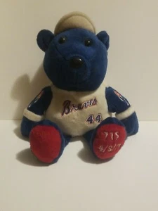 Hank Aaron selten 1999 715 HR 4/8/74 Sitzsack Plüschbär Atlanta Braves 8 Zoll - Bild 1 von 4