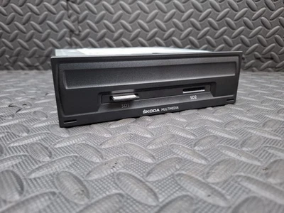 SKODA  MULTIMEDIA INFOTAINMENT SAT NAV NAVIGATION RADIO HEAD UNIT  5Q0035874C - Image 1 of 4