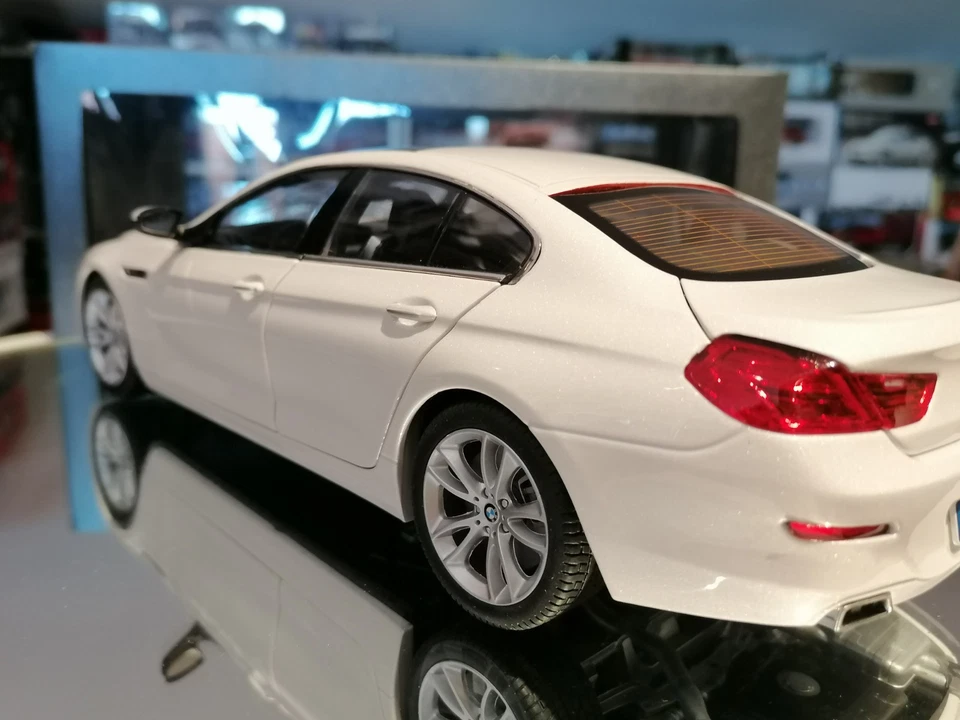Paragon 1/18 BMW Serie 650i Gran Coupé Mineral White MINT with Box Dealer Ed. - Immagine 1 di 4