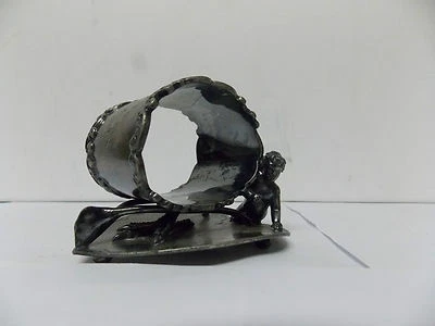 Victorian Wilcox Silver Co. Meriden Ct. Servilletero Anillo Cupido, Wishbone, Corazón  Foto 1 de 4