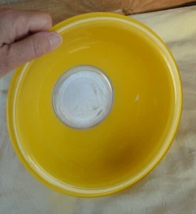 PYREX #323 Bright Yellow w Clear Bottom 1.5 Liter Mixing Bowl USA Microwaveable - Picture 1 of 16