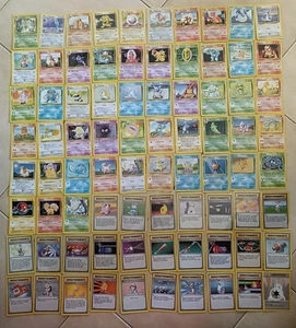 SET BASE COMUNI, NON COMUNI E RARE  ITALIANO 100% COMPLETO POKEMON ITA - Foto 1 di 9