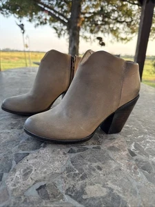 Freebird DETRT Brown Leather Zip Heeled Ankle Booties Size 7 Tan - Picture 1 of 10