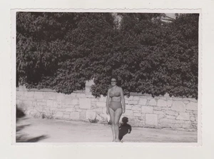 Pretty Attractive Young Woman Beach Bikini Swimsuit Female Snapshot Old Photo - Picture 1 of 1