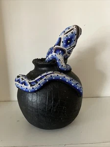 Vintage Huichol Kunst Perlen Eidechse gewickelt auf Keramik Topf - Bild 1 von 7