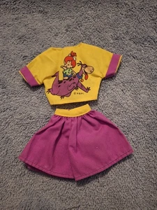 1993 Flintstone Barbie Pebbles And Dino Outfit  - Bild 1 von 2