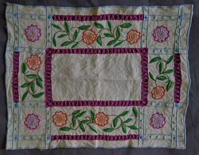 ▉ Napperon ancien Brodé Main 38 x 29 cm - Photo 1/2