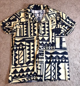 Netflix Stranger Things Button Shirt Mens Large Aztec Collared Short Sleeve - Picture 1 of 4